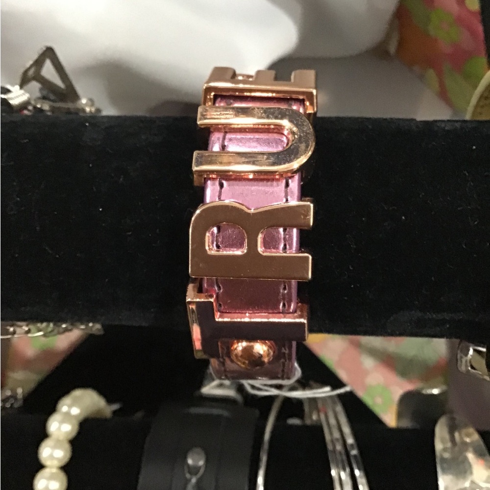 BCBGENERATION CUFF Bracelet BCBG TRUE' Lettering LIGHT PINK CORAL 8 in Exc Con - Picture 2 of 4